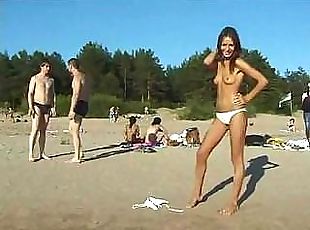 Vika took a stroll on the beach and decided to show her tits